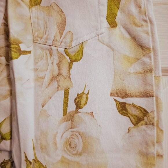 Gloria Vanderbilt Denim Sz 10 Capris, Roses and Leaves, HIgh Rise, New - Picture 3 of 5